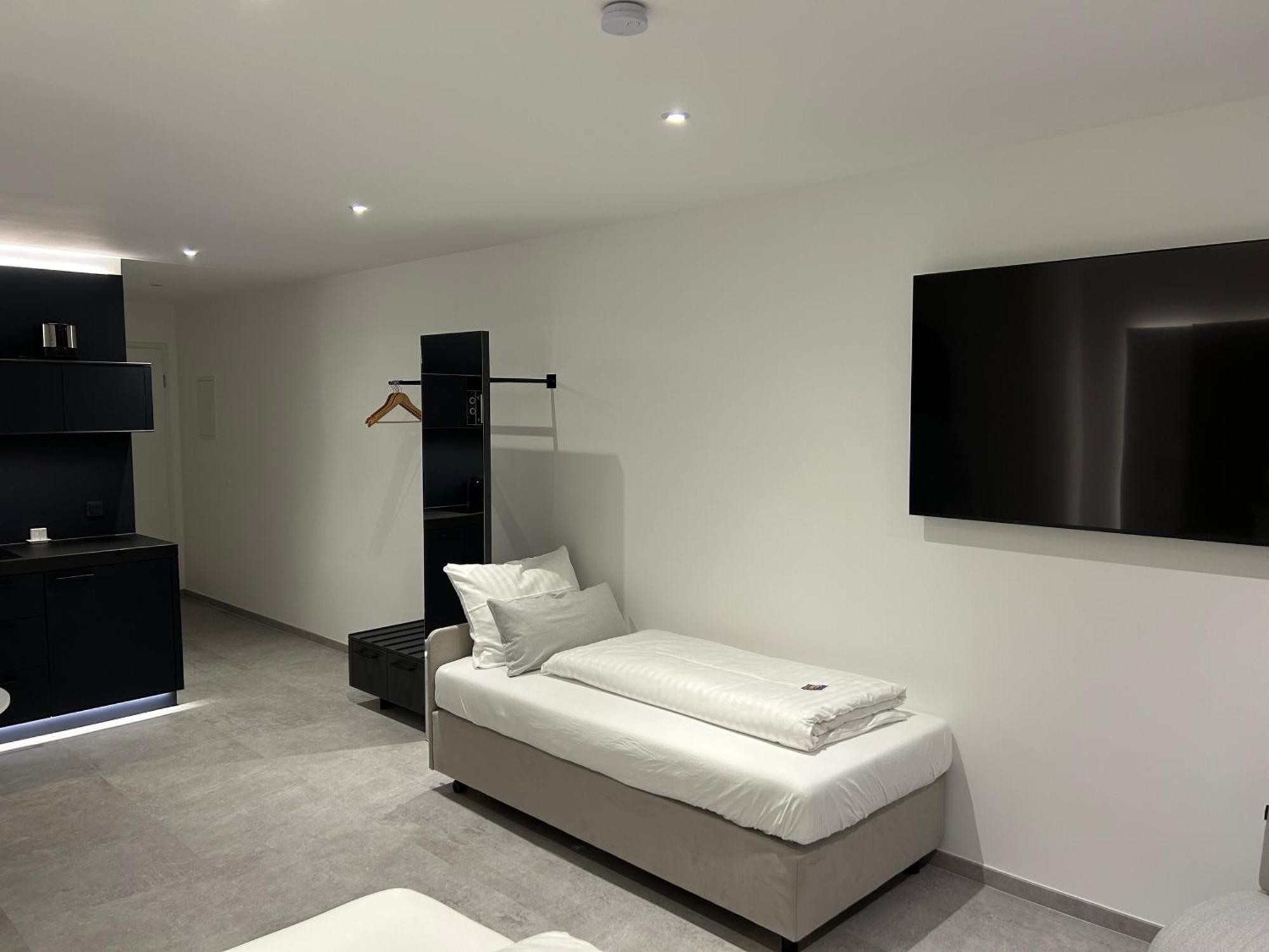 Zzzpace Smart-Hotel Κρέφελντ Εξωτερικό φωτογραφία